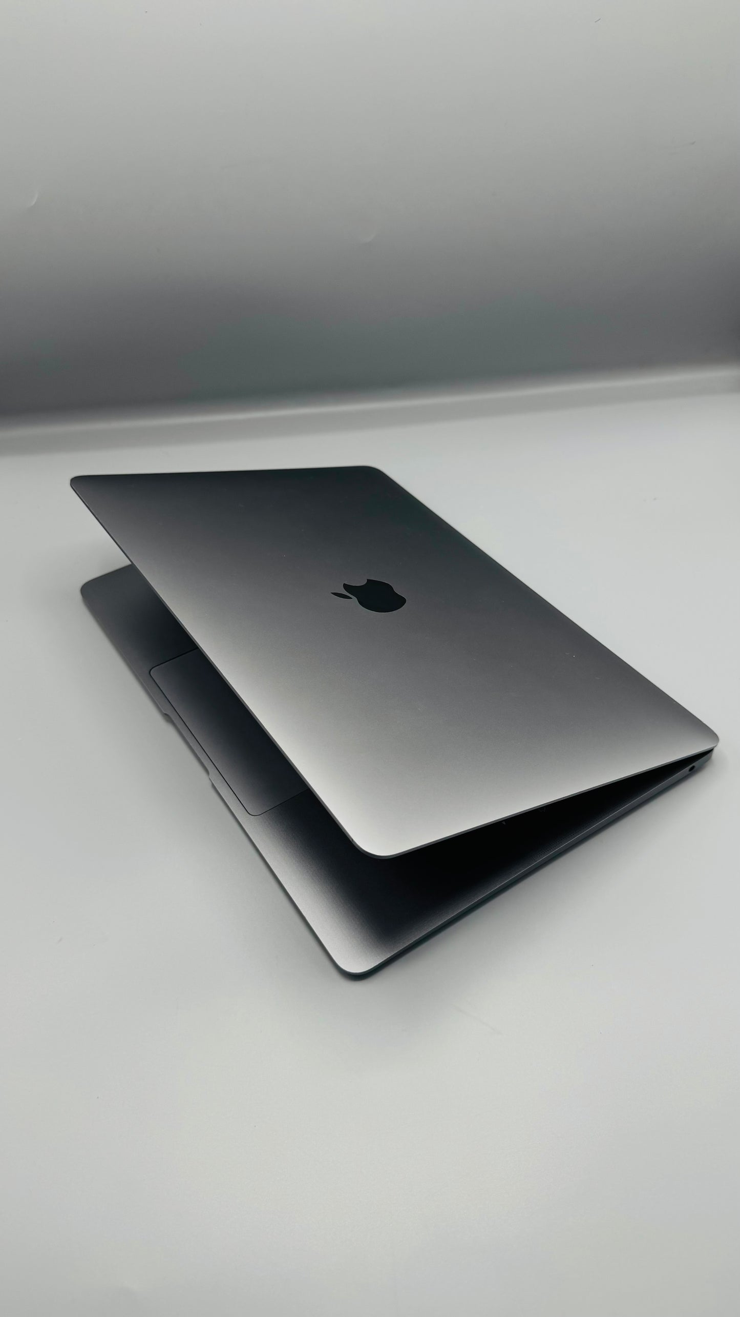 Macbook air 2020 8 gb ram 256 ssd